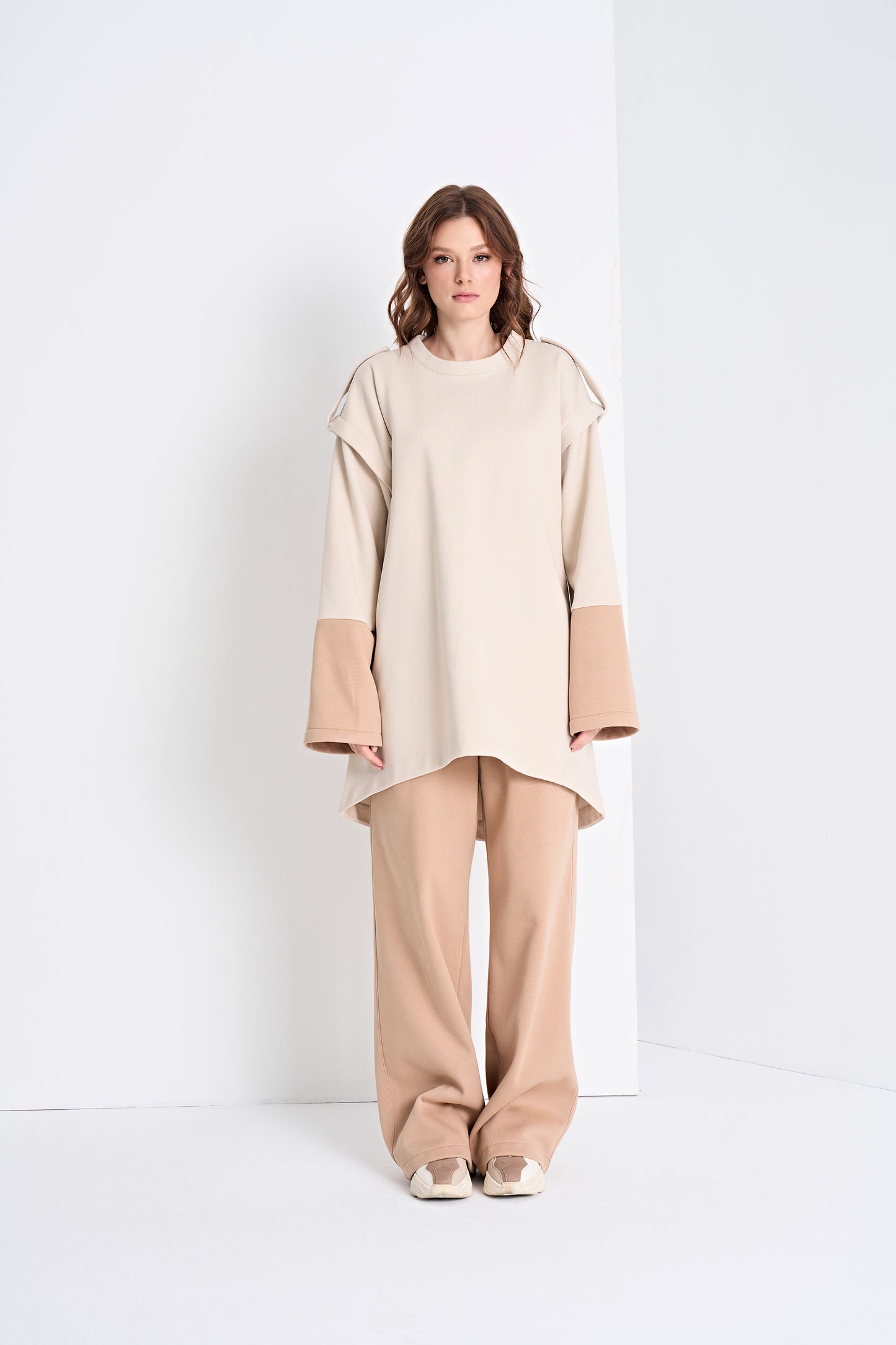 Two-Tone Top and Wide-Leg Pants Set (Top)