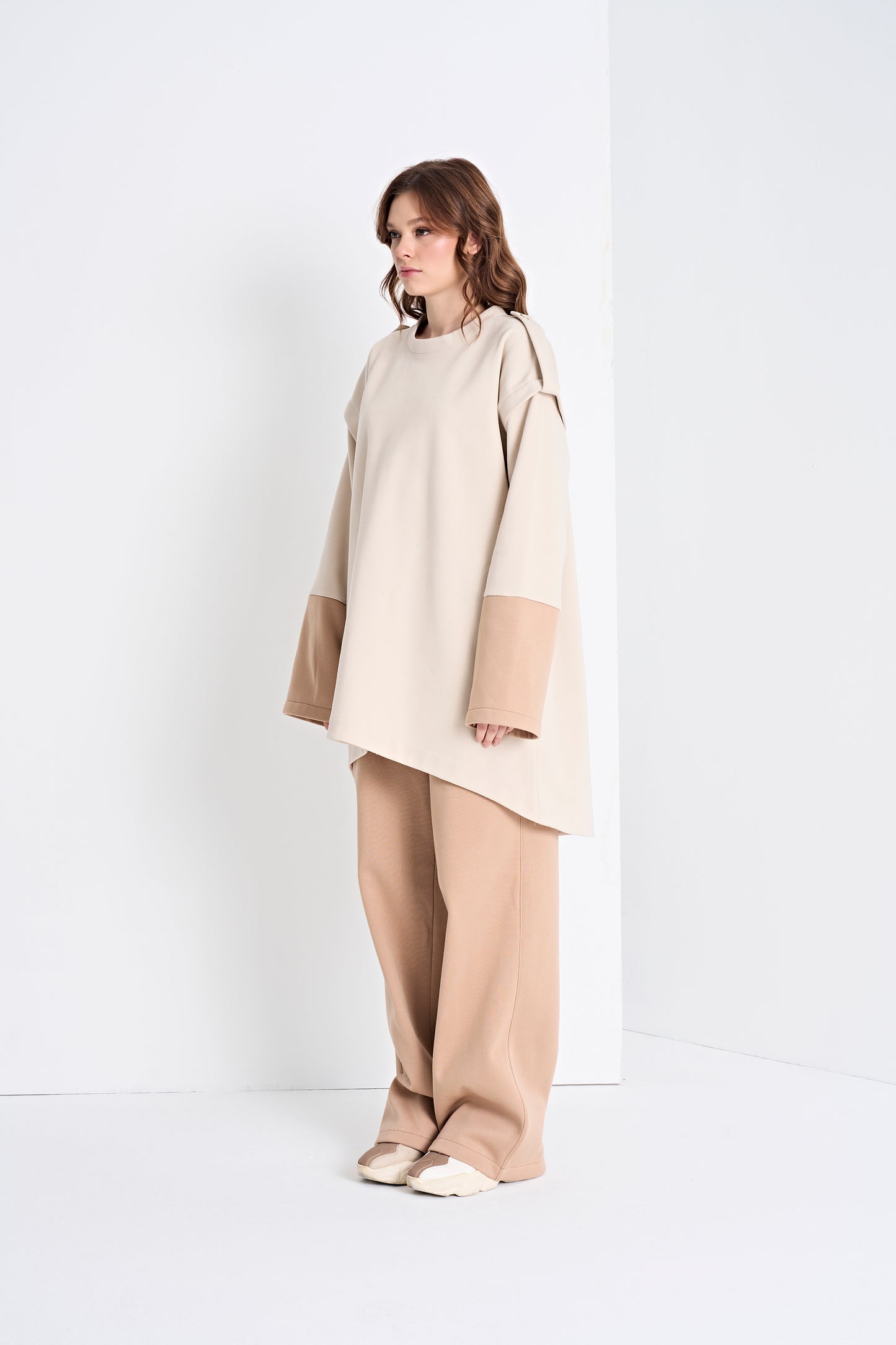 Two-Tone Top and Wide-Leg Pants Set (Top)