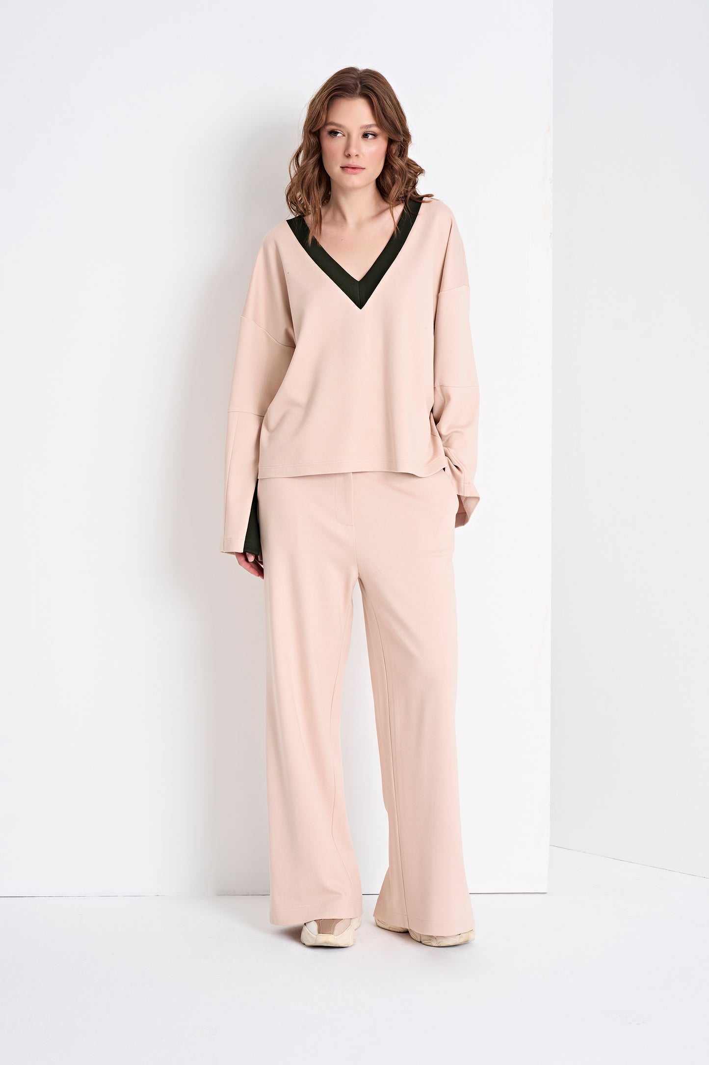 V-Neck Contrast Trim Top and Wide-Leg Pants Set (Bottom)
