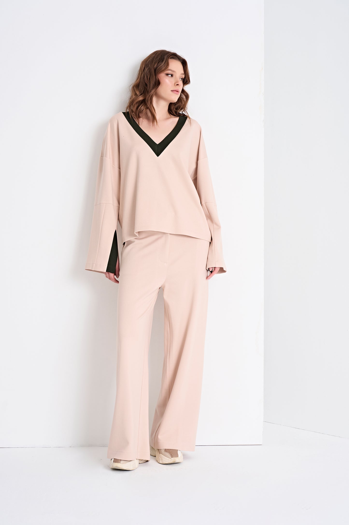 V-Neck Contrast Trim Top and Wide-Leg Pants Set (Bottom)